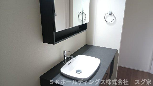 舞鶴市七日市２期１号棟の独立洗面台