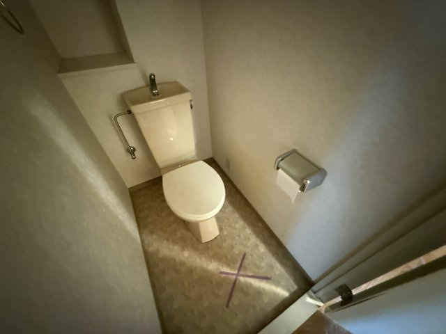 豊中市立花町３丁目の賃貸マンションのトイレ