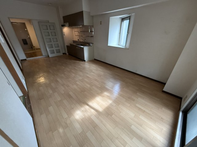 豊中市立花町３丁目の賃貸マンションの居間・リビング