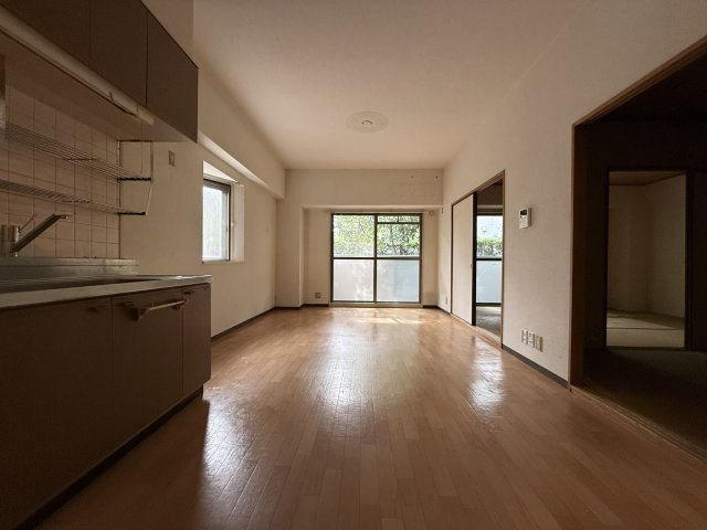 豊中市立花町３丁目の賃貸マンションの居間・リビング