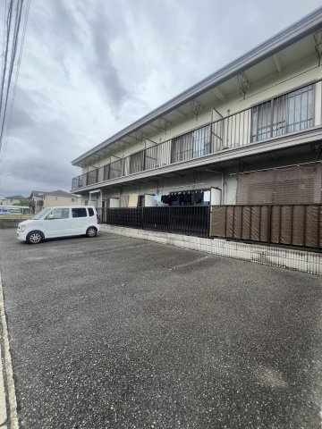 宮脇マンションIIの駐車場