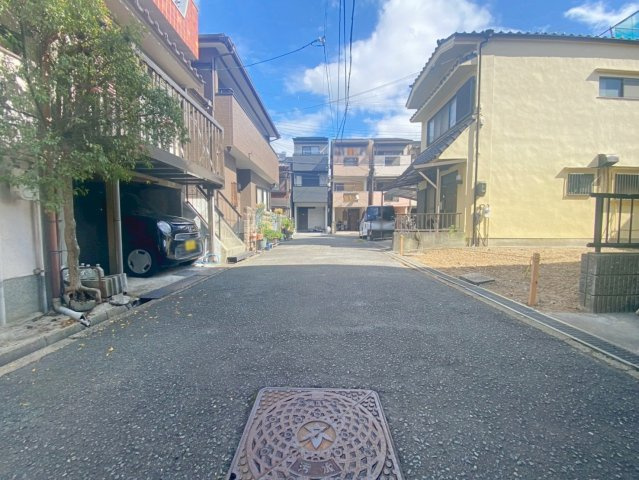 松川町２　建築条件付き土地の前面道路含む現地写真|物件のことはもちろん、教育施設・スーパー・商業施設・公園・公共機関といった周辺の住環境も車でご案内します。ぜひ現地で暮らしやすさなどイメージしてください！