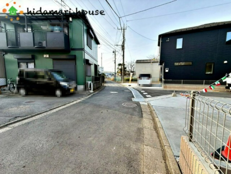 上尾市原市20期　新築戸建　グラファーレ06の前面道路含む現地写真