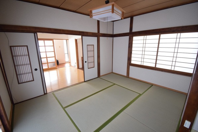 南大河戸建  の和室|柔らかい畳が心地よい和室