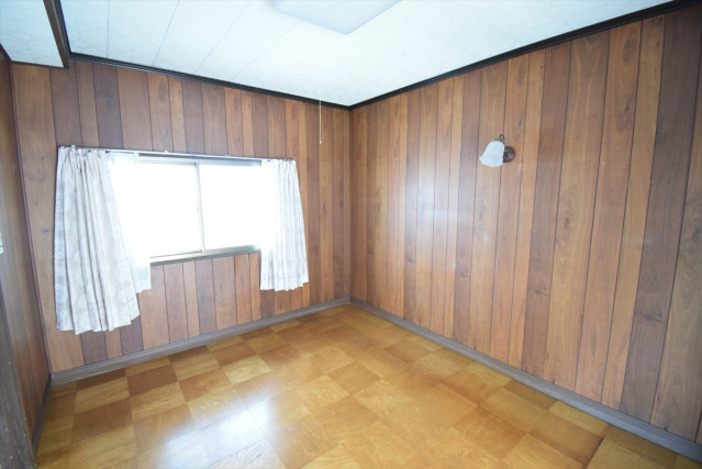 南大河戸建  の洋室|ゆったりした洋室です