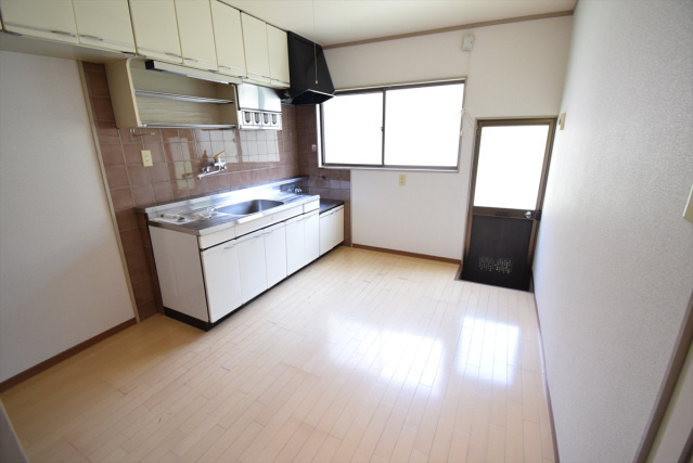 南大河戸建  のキッチン|コンパクトなキッチンで掃除もラクラク
