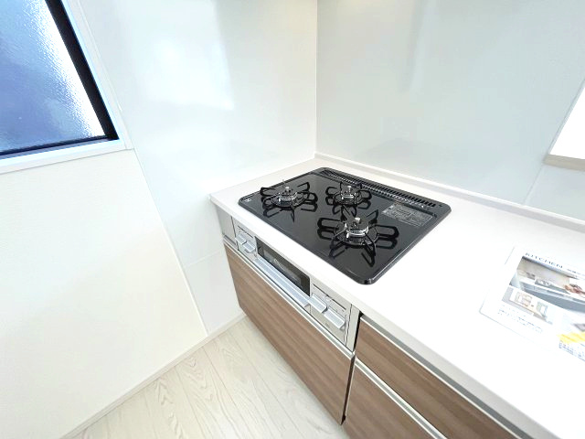 【キッチン】 | 福岡市東区雁の巣1丁目3期　1号棟（全1棟）【仲介手数料無料・0円】 | 現地写真。