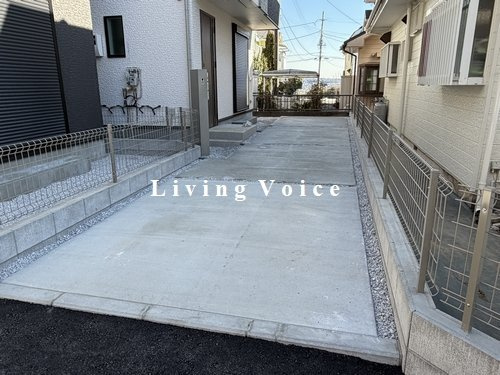 【居間・リビング】 | 【仲介手数料０円】厚木市第5山際　新築一戸建て　全2棟 | 厚木市第5山際　新築一戸建て　全2棟