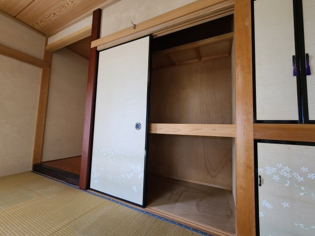 東金市下谷貸家の収納