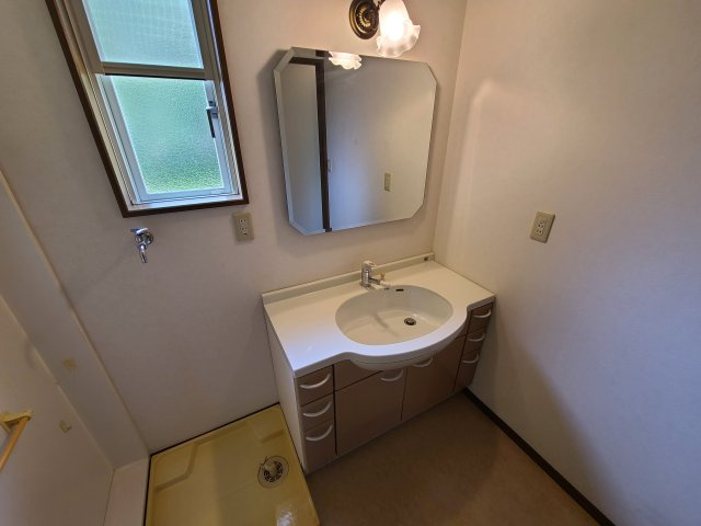 東金市下谷貸家の洗面所