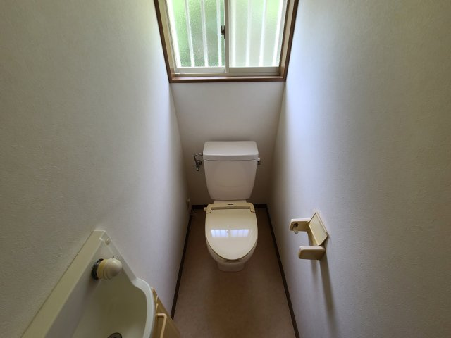 東金市下谷貸家のトイレ