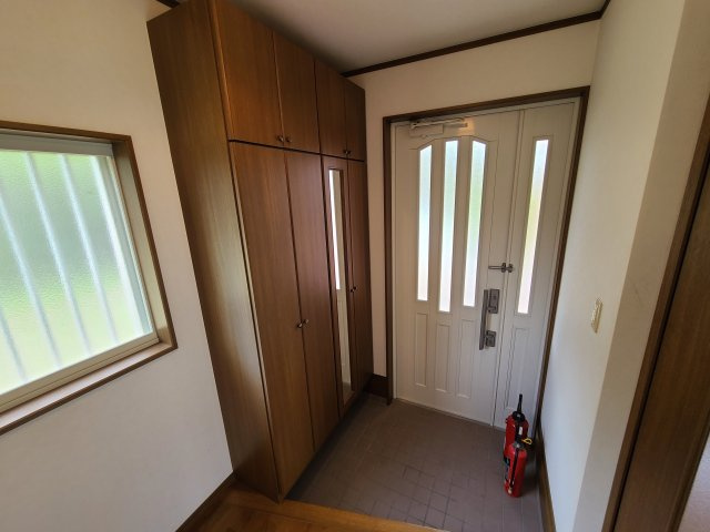 東金市下谷貸家の玄関