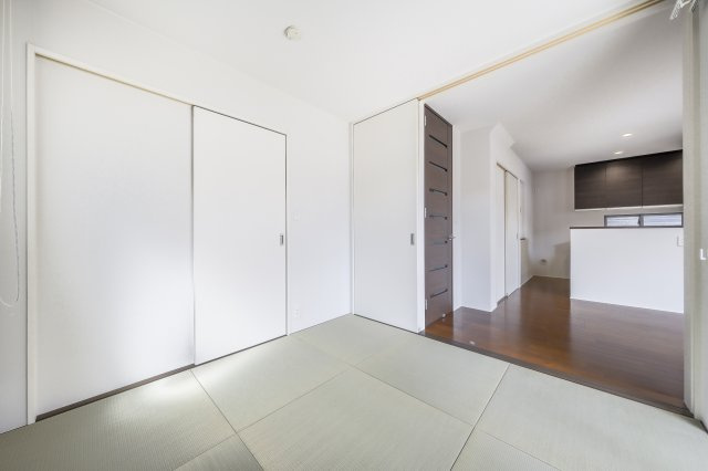 千種区光が丘二丁目戸建の和室|和室がひろがる居住スペース（リビングとして使用も可能です）