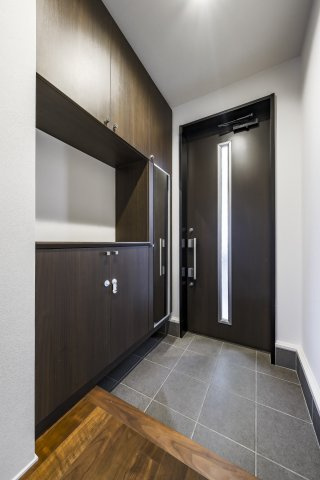 千種区光が丘二丁目戸建の玄関|シンプルで使いやすい玄関です