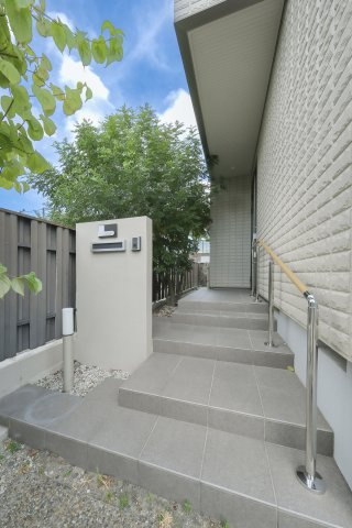 千種区光が丘二丁目戸建の外観|玄関です