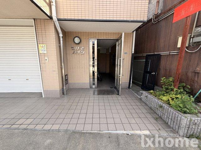 つばさハイツのエントランス