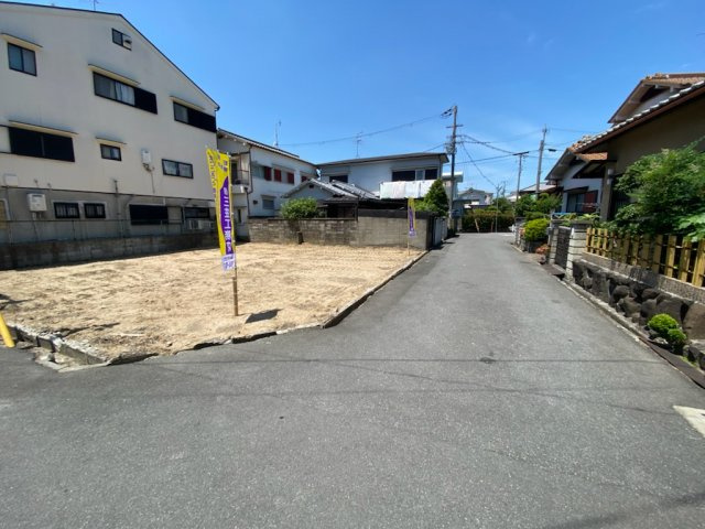 グラッド・タウン大東市明美の里町　建築条件【無し】の前面道路含む現地写真|■１区画は南東角地になります♪♪