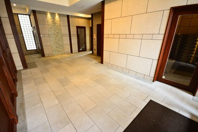 クローバー・グランデ昭和町のロビー