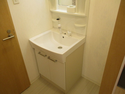 【バルコニー】 | ルミエール新大阪 | シャンプードレッサーは忙しい朝の強い味方ですね