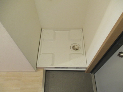 【トイレ】 | ルミエール新大阪 | 室内洗濯機置き場です