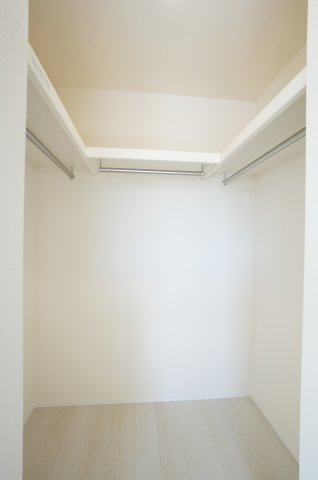 リーブルガーデン常滑市かじま台第2　1号棟の収納|たっぷり収納可能なウォークインクローゼット