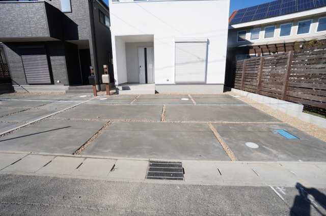 リーブルガーデン常滑市かじま台第2　1号棟の駐車場|駐車スペース2台可能