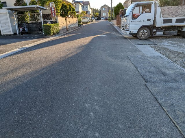 リーブルガーデン常滑市かじま台第2　1号棟の前面道路含む現地写真|●○前面道路○●