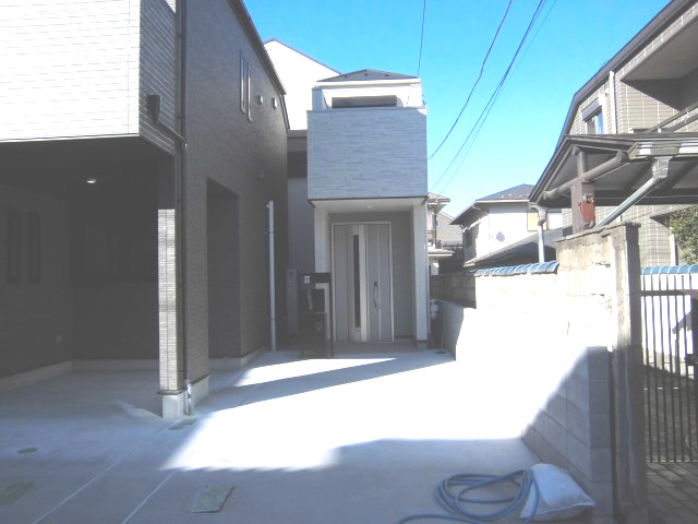 【前面道路含む現地写真】 | 練馬区高野台3丁目新築戸建全3棟残1棟 | 前面道路含む現地写真です