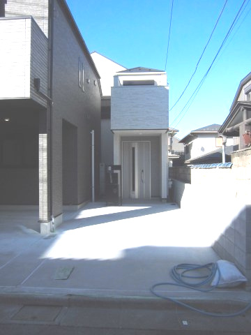 【前面道路含む現地写真】 | 練馬区高野台3丁目新築戸建全3棟残1棟 | 前面道路含む現地写真です