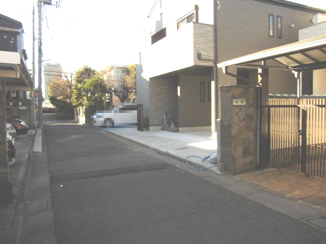 【前面道路含む現地写真】 | 練馬区高野台3丁目新築戸建全3棟残1棟 | 前面道路含む現地写真です