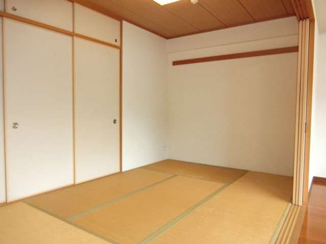 ◆２沿線以上利用可◆バルコニー広々３ＬＤＫ住戸◆全居室収納スペース付き◆パデシオン西大津の和室|和室