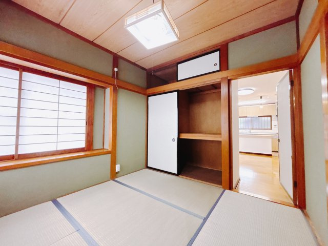 【中古戸建】安中市大竹の和室|■1階和室｜和室でしか味わえない畳ならではの香りや素材で和のやすらぎを感じてください♪休日はお子様とお昼寝するのにも最適です！