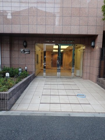 スカイコート文京白山第3のエントランス