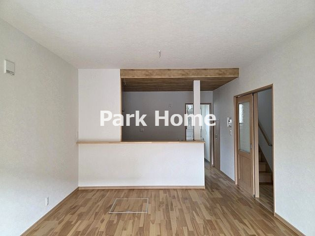 高知市鴨部　新築戸建ての居間・リビング|１F:16LDK