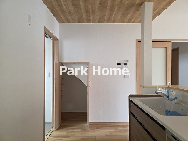 高知市鴨部　新築戸建ての収納|階段下収納