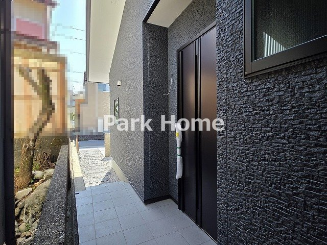 高知市鴨部　新築戸建ての玄関