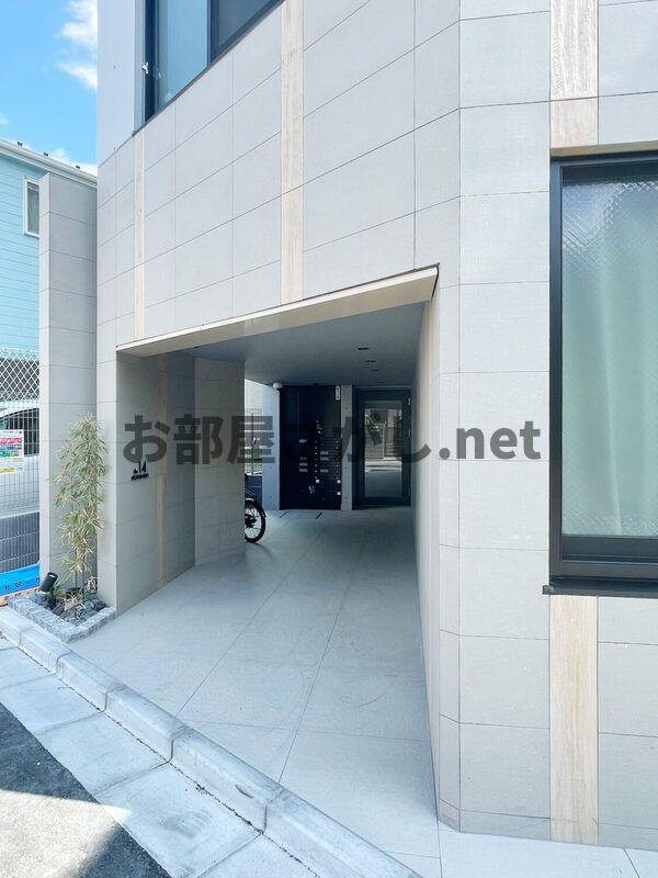 the14 HIGASHI-JUJOのエントランス