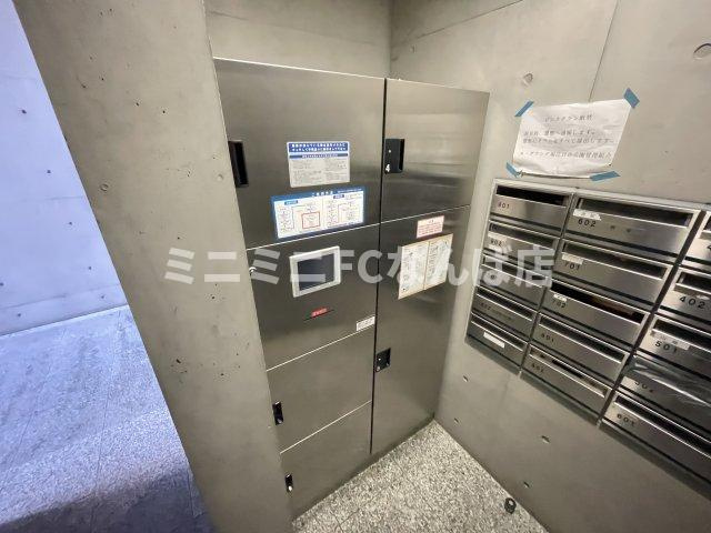 ル・グランデ南堀江日吉公園のエントランス|キッチン新調　浴室新調　温水洗浄便座新調LDK ・洋室床貼替クロス全て畳入替美装