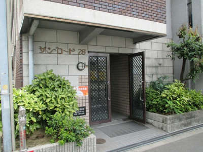 【エントランス】 | サンロード28 | 落ちついた外観にマッチしたエントランスです