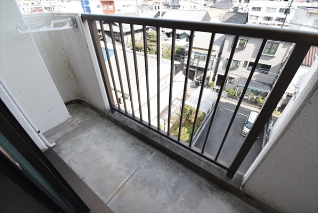 コーポ御幸のバルコニー|落ち着いた時間を過ごせるバルコニーです