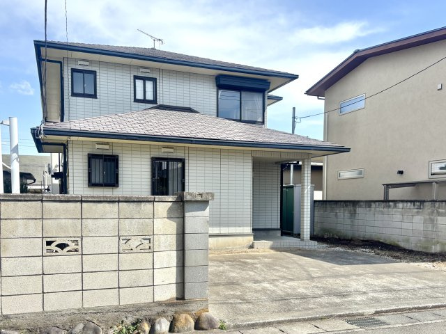 【中古戸建】高崎市江木町の外観|■外観|シンプルで洗練されたデザインは住まう人の色に染まり、個性を映し出します♪本日見学可能(*＾＾*)