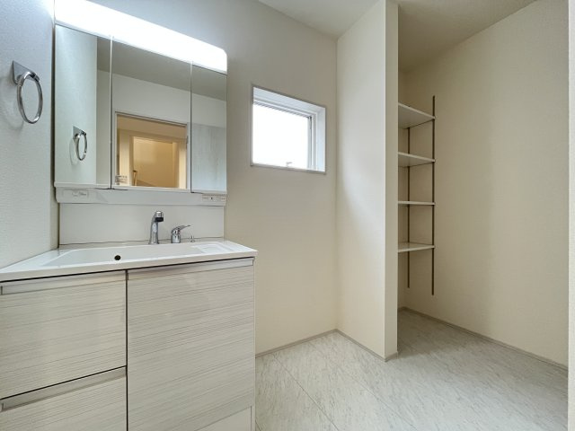 【独立洗面台】 | 深谷市上柴町西第5  LiveleGarden.s　新築戸建　全2棟　1号棟