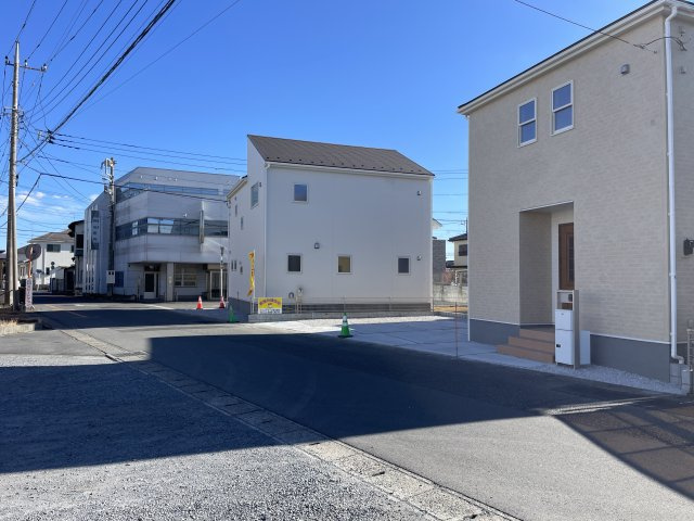【前面道路含む現地写真】 | 深谷市上柴町西第5  LiveleGarden.s　新築戸建　全2棟　1号棟 | 1号棟