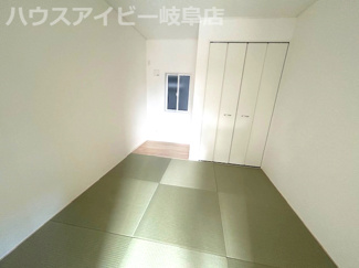 【和室】 | 各務原市那加新田町新築建売残り1棟！新那加駅10分！那加第一小学校まで9分！お車3台以上可能！ | 各務原市那加新田町新築建売残り1棟！新那加駅10分！那加第一小学校まで徒歩9分！お車3台以上可能！