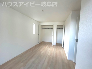 【洋室】 | 各務原市那加新田町新築建売残り1棟！新那加駅10分！那加第一小学校まで9分！お車3台以上可能！ | 各務原市那加新田町新築建売残り1棟！新那加駅10分！那加第一小学校まで徒歩9分！お車3台以上可能！