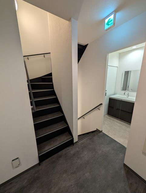 Ａｑｕａ　Ｂ．|階段・廊下 