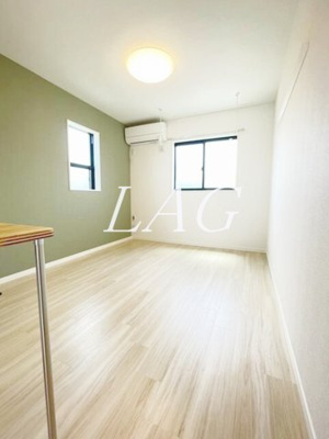 【居間・リビング】 | カイロス橋本 | 洋室のお部屋です。