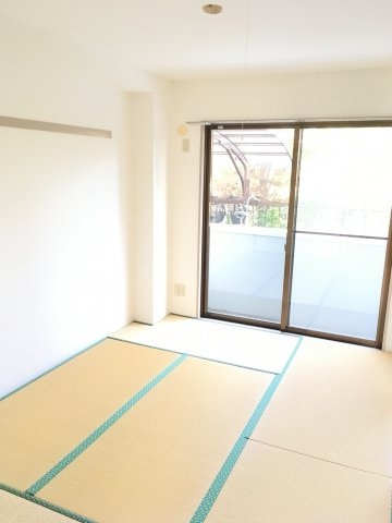 トライアムアーチの和室|６帖