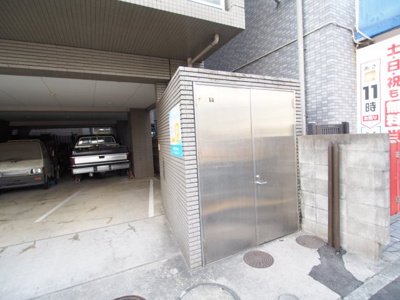 【その他共用部分】 | たけやビル | 敷地内ゴミ捨て場です