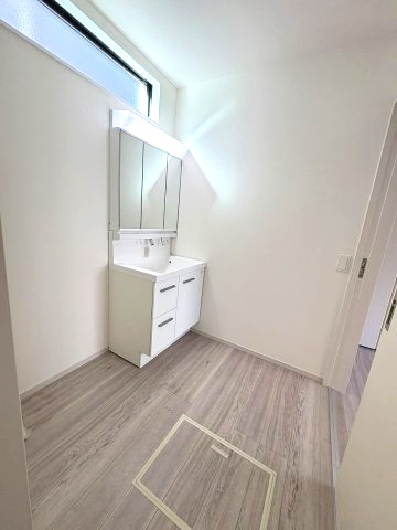 【洗面所】 | 福岡市東区雁の巣1丁目4期　1号棟（全2棟）【仲介手数料無料・0円】 | 現地写真。